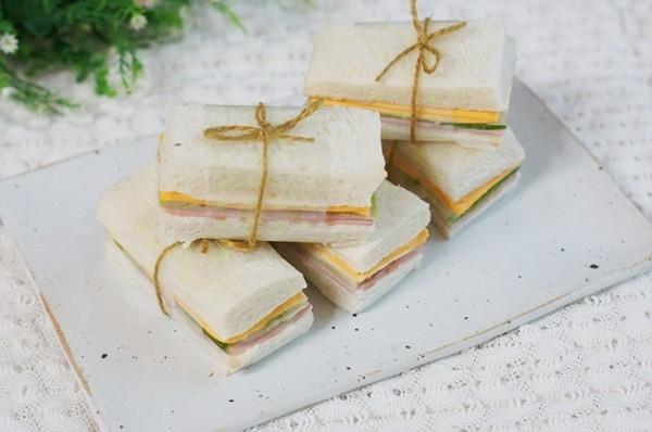 2 món ăn sáng nhanh ngon với bánh sandwich