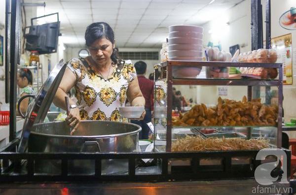 2 quán cháo mực bình dân mà ngon "chuẩn không cần chỉnh" cho ngày mưa Sài Gòn