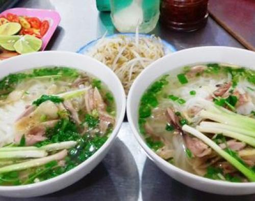 3 hàng phở gà 'ăn mãi vẫn chưa hết thịt' ở Sài Gòn khiến thực khách thích mê