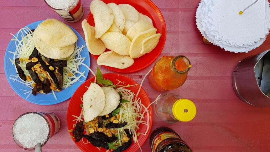 30 năm, quán gỏi bò khô từ vỉa hè lên ‘sang chảnh’ ở Nha Trang