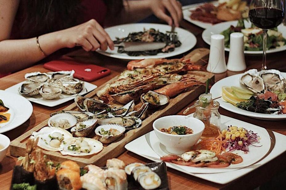 4 nhà hàng buffet ở TP.HCM khiến 'hội sang chảnh' khó lòng ngó lơ