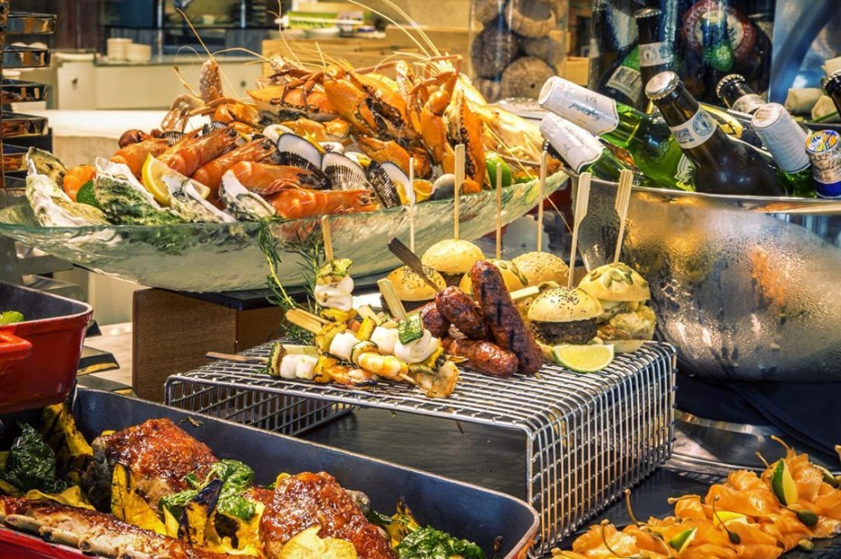 4 nhà hàng buffet ở TP.HCM khiến 'hội sang chảnh' khó lòng ngó lơ