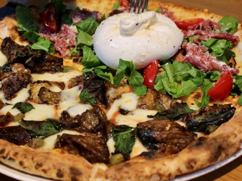 5 quan pizza nuong cui dung chat italy nhat o ha noi 5 quán pizza nướng củi đúng chất Italy nhất ở Hà Nội