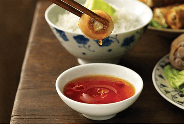 5 sai lầm tai hại khi dùng nước mắm mà người nội trợ nào cũng dễ mắc phải, bất ngờ nhất là điều thứ 4