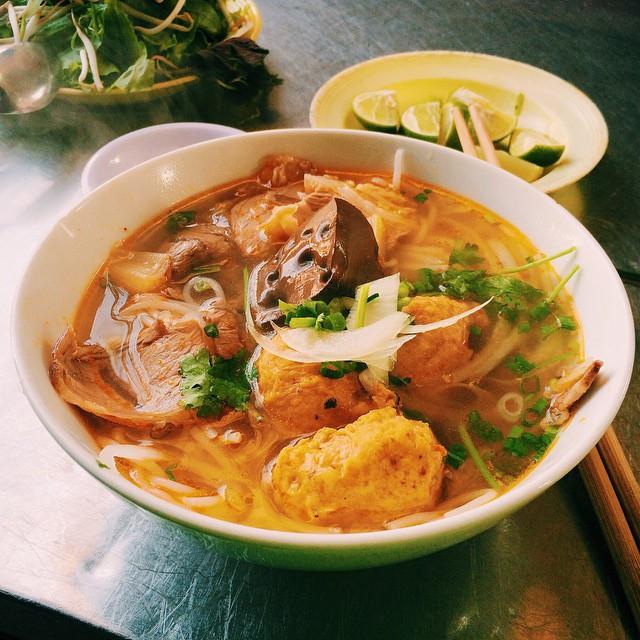 7 quán bún bò Huế mấy thập kỷ danh tiếng ở Sài Gòn