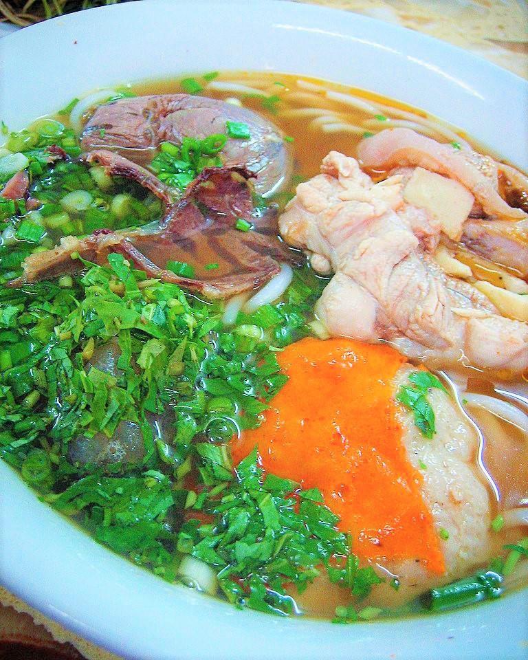 7 quán bún bò Huế mấy thập kỷ danh tiếng ở Sài Gòn