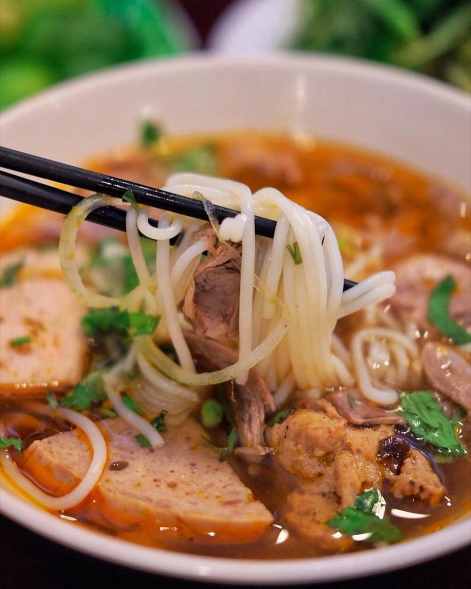 7 quán bún bò Huế mấy thập kỷ danh tiếng ở Sài Gòn
