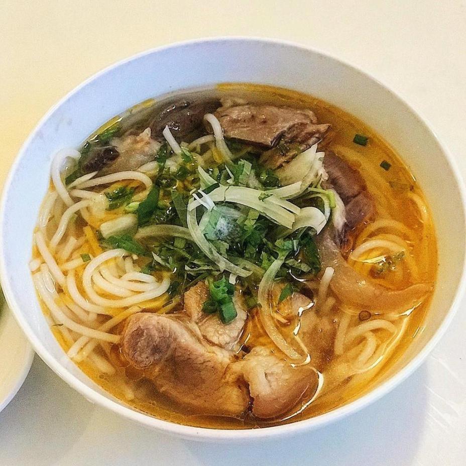 7 quán bún bò Huế mấy thập kỷ danh tiếng ở Sài Gòn