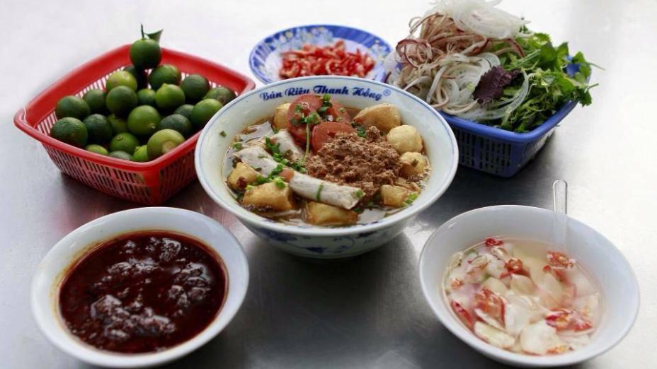 7 quán bún đầy ắp riêu vừa ngon vừa rẻ khỏi chê ở Hà Nội