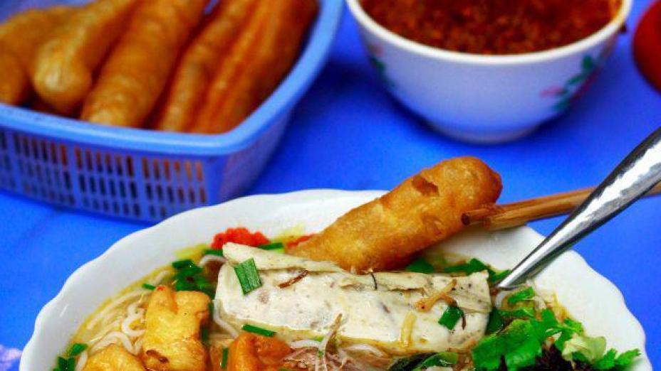 7 quán bún đầy ắp riêu vừa ngon vừa rẻ khỏi chê ở Hà Nội