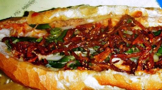 8 vị bánh mì ngon nổi tiếng từ Bắc vào Nam