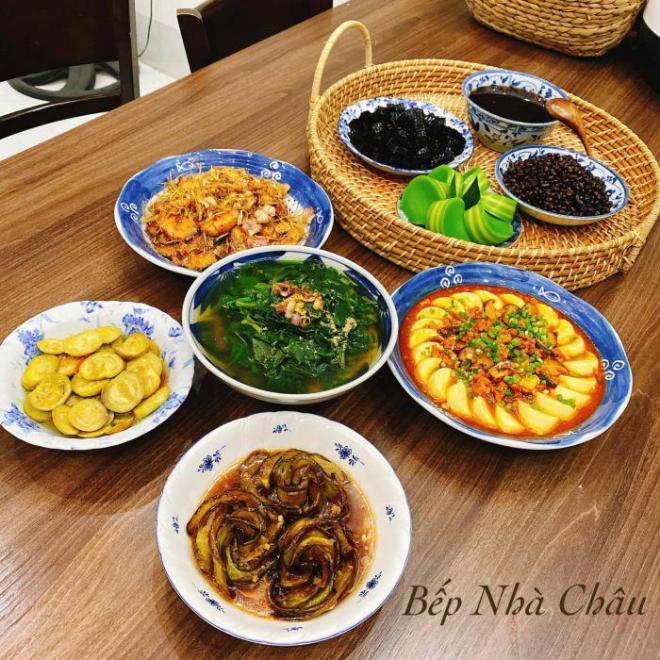 8X khoe hơn 30 mâm cơm đẹp như của đầu bếp, bố chồng suốt ngày khen “nấu gì cũng ngon”