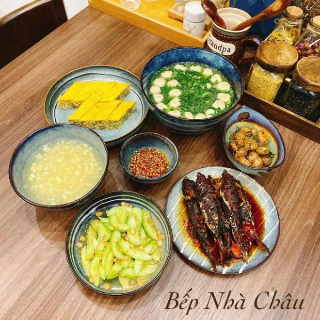 8X khoe hơn 30 mâm cơm đẹp như của đầu bếp, bố chồng suốt ngày khen “nấu gì cũng ngon”