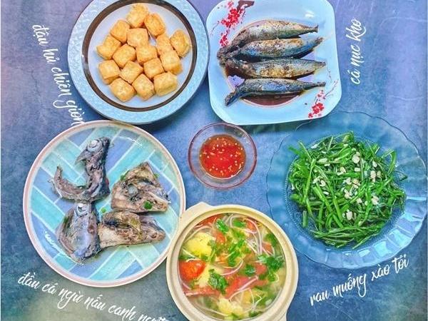 8X khoe loạt mâm cơm 'không ngon không lấy tiền', nhà chỉ 2 người mà nấu ăn bữa nào cũng chỉn chu
