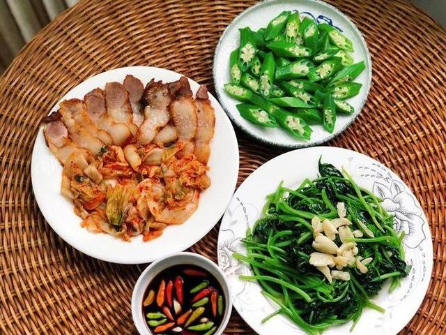 9X Đà Nẵng khoe mâm cơm mùa dịch, ai cũng khen ngon nhưng bát nước chấm mới là tâm điểm