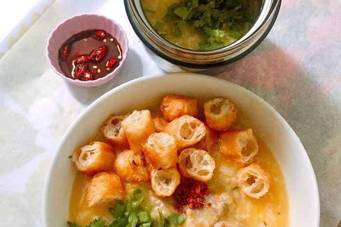 9X mang bún, cháo, mì đến cơ quan, ngày nào đồng nghiệp cũng tò mò được 