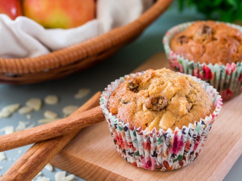 am ap huong vi mua thu voi mon banh muffin tao thom mem Ấm áp hương vị mùa thu với món bánh muffin táo thơm mềm