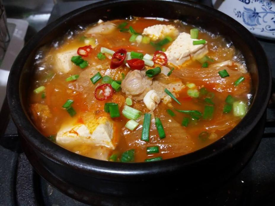 Ấm bụng ngày đông nhờ 3 món canh nóng chuẩn vị Hàn