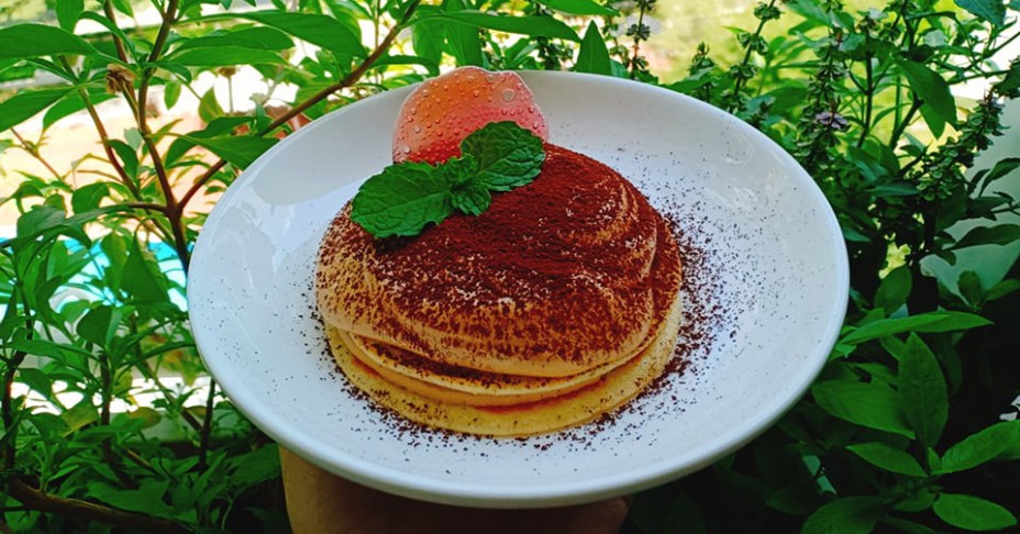 Ăn sáng ở nhà thử ngay Pancake Dalgona vừa ngon vừa sang chảnh