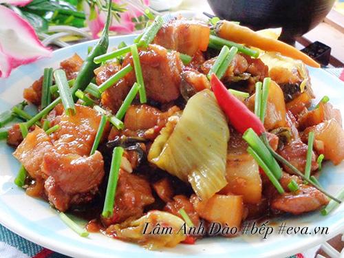 Ba chỉ xào dưa cải chua cực kỳ tốn cơm đấy nhé!