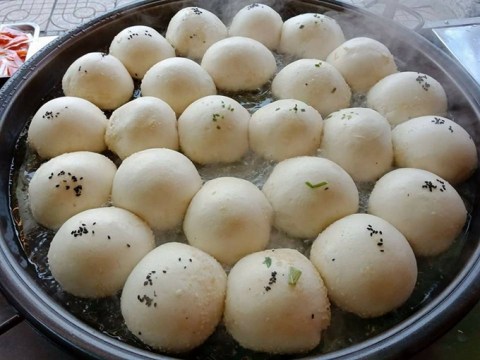 banh bao chien nuoc mon diem tam la mieng o sai gon Bánh bao chiên nước - món điểm tâm lạ miệng ở Sài Gòn