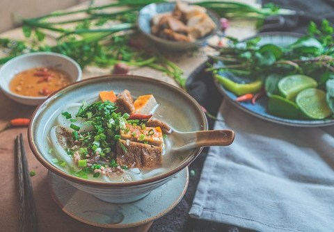 banh canh cha ca thanh ngot an mot lan nho mai Bánh canh chả cá thanh ngọt ăn một lần nhớ mãi