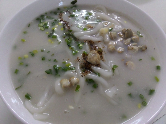 Bánh canh hến: Ăn là ghiền, xa là nhớ!