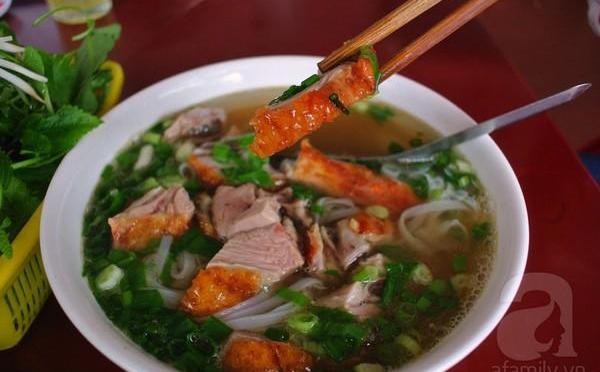 Bánh cuốn trứng, phở vịt quay - món ăn kinh điển Lạng Sơn