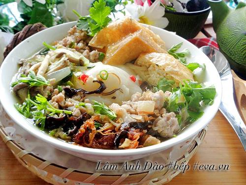 Bánh đúc thịt thập cẩm nóng hổi ăn mãi vẫn thèm