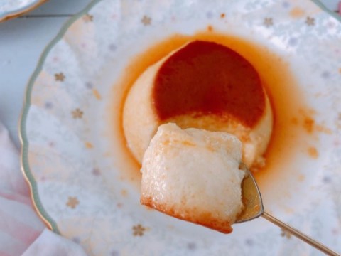 banh flan sau rieng la ma quen Bánh flan sầu riêng lạ mà quen