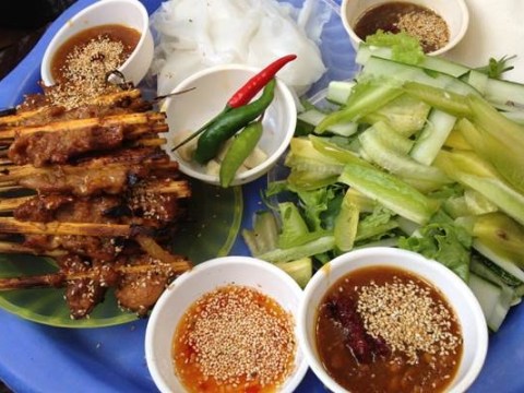 banh it thit nuong mon best seller o pho hoi Bánh ít thịt nướng món "best seller" ở phố Hội