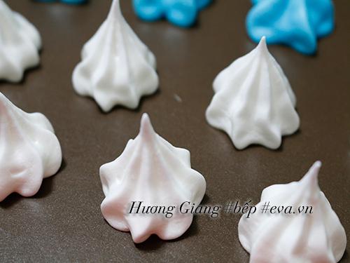 Bánh meringue giòn tan, thơm ngọt đến mê người