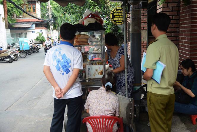 Bánh mì 5C 30 năm giữa trung tâm, bà chủ vui tính khiến nhiều người nhớ