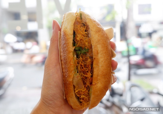 Bánh mì bằng lòng bằng tay ở Sài Gòn