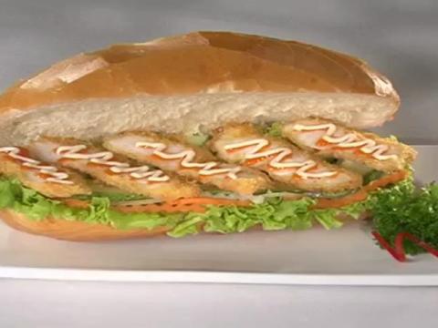 banh mi kep ca chien Bánh mì kẹp cá chiên xù