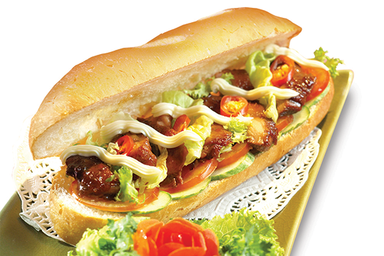 Bánh mì kẹp thịt gà khìa