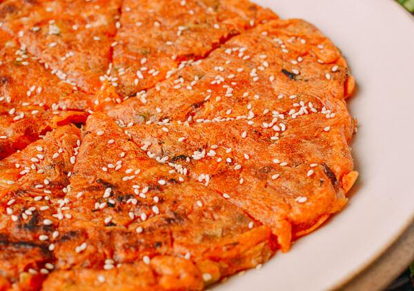 Bánh pancake kim chi nhâm nhi cuối tuần