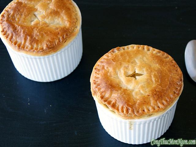 Bánh pot pie mềm trong, giòn ngoài bạn thử chưa?