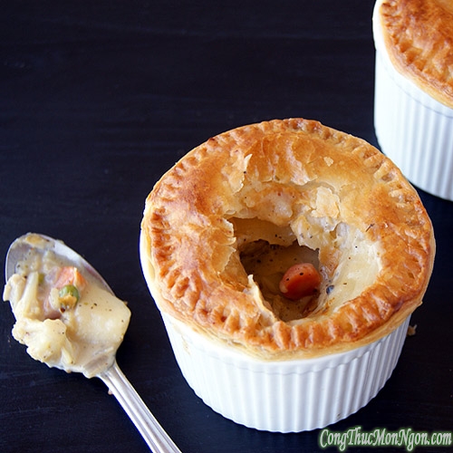 Bánh pot pie mềm trong, giòn ngoài bạn thử chưa?