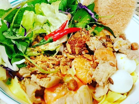 banh trang cuon thit va nhung mon an khong the bo qua khi den da nang Bánh tráng cuốn thịt và những món ăn không thể bỏ qua khi đến Đà Nẵng