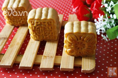 Bánh Trung thu nướng nhân đậu xanh thơm ngon