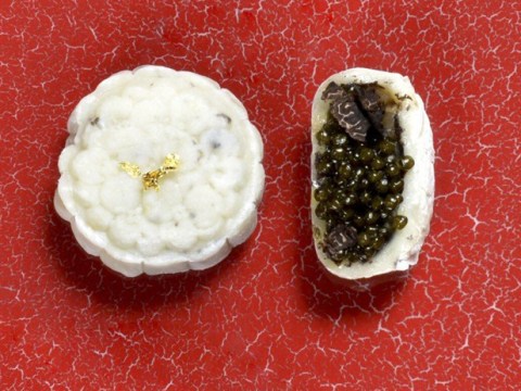 banh trung thu trung ca muoi va nam truffle Bánh Trung thu trứng cá muối và nấm truffle