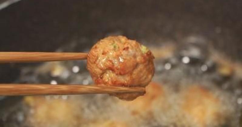 Bất ngờ với vị ngon khó cưỡng của món thịt viên chiên phiên bản mới toanh