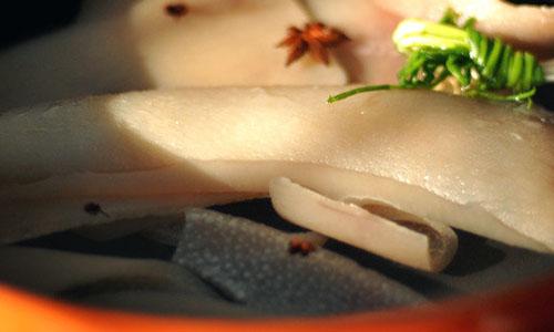 Bì heo trộn đậu phộng dai giòn sần sật