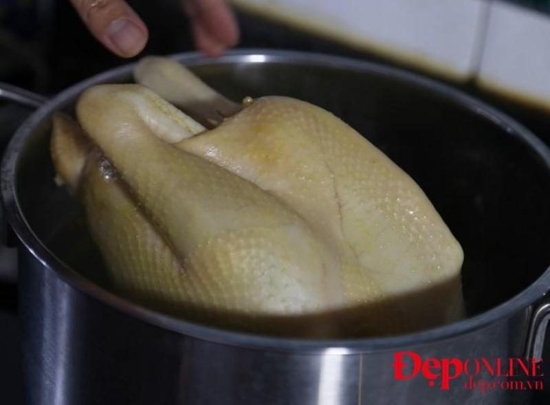Bí kíp luộc gà ngon "bất bại" bà nội trợ nào cũng nên biết