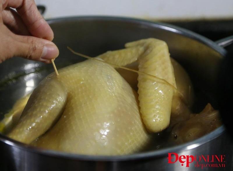 Bí kíp luộc gà ngon "bất bại" bà nội trợ nào cũng nên biết
