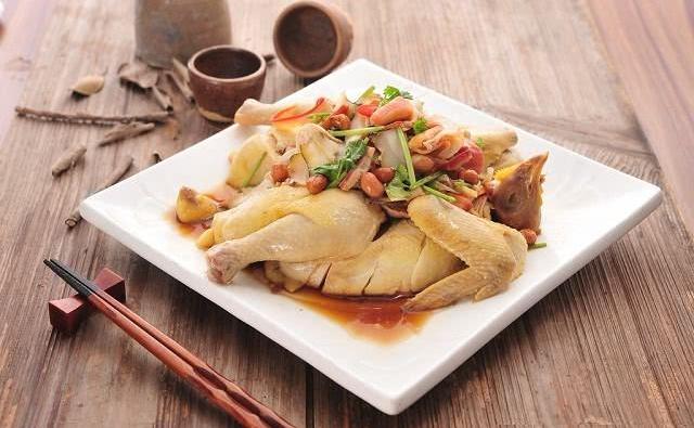 Bí quyết giúp món thịt gà luộc hoàn hảo hơn gấp nhiều lần