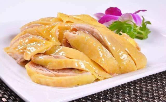 Bí quyết giúp món thịt gà luộc hoàn hảo hơn gấp nhiều lần
