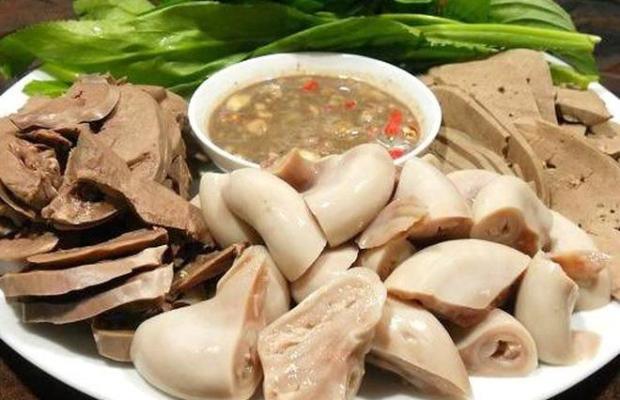 Bỏ thứ này vào luộc, món lòng hết sạch mùi hôi, giòn sần sật