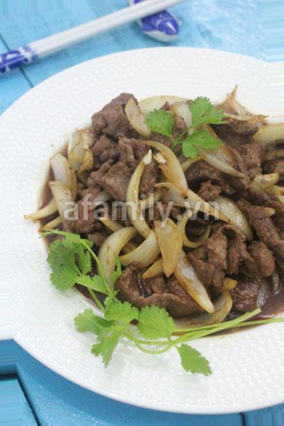 Bò xốt tiêu đen - món ngon đầu tuần